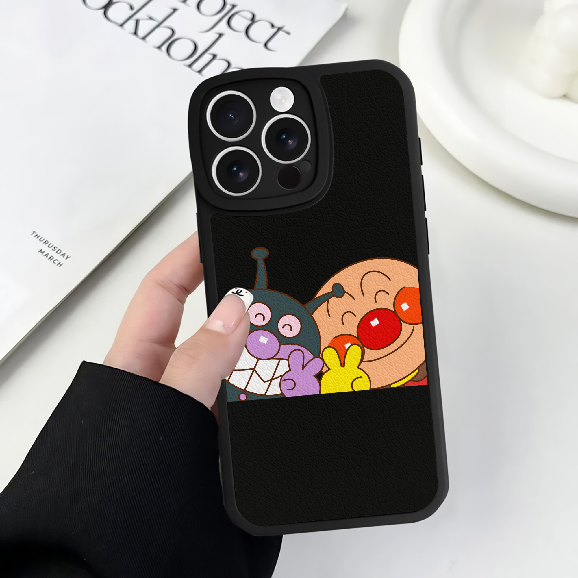 （画像用） アンパンマン Anpanman 【iPhone 16シリーズ対応】シリコンスマホケース（レザー調） 材質：シリコン